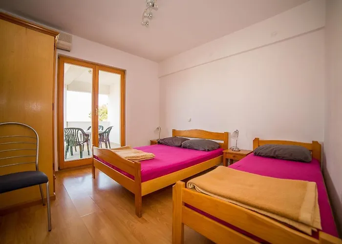 Grulovic בית הארחה